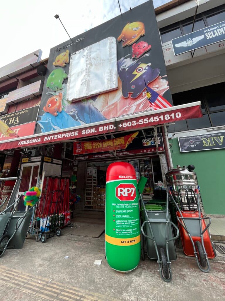 Aerosol Spray Inflatable Replica Selleys RP7 — photo 4