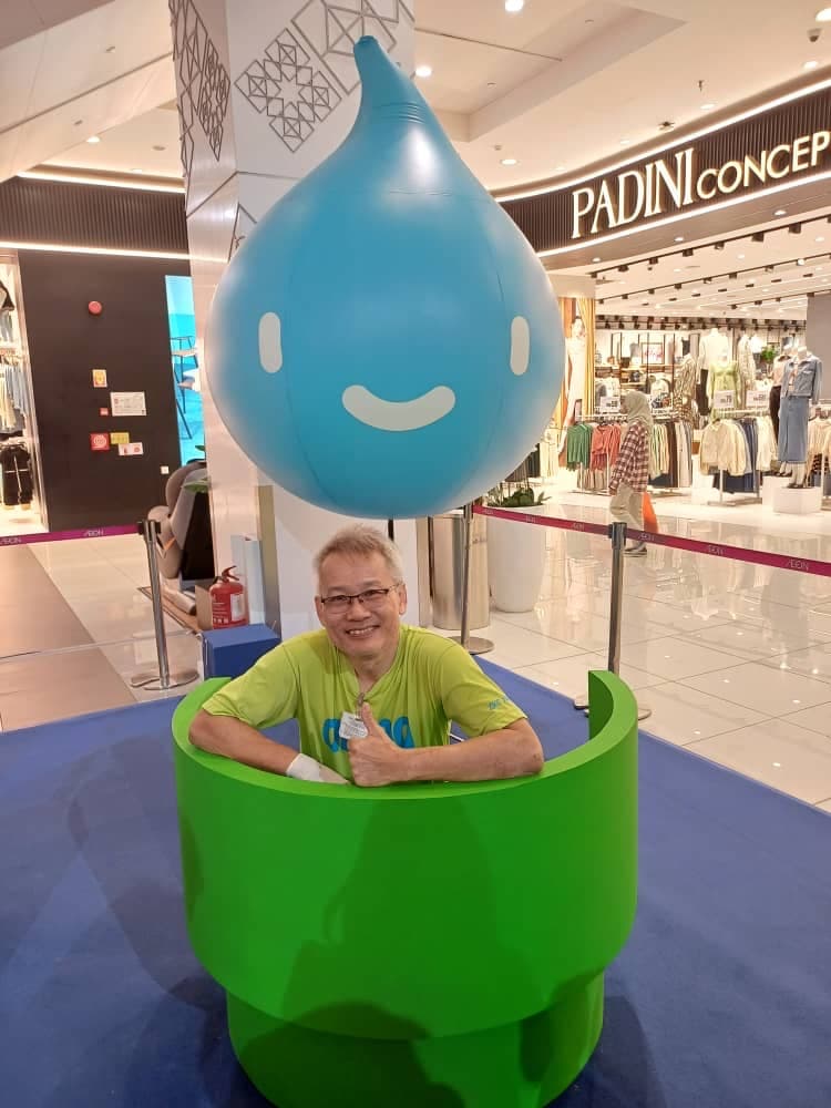 Air Selangor Inflatable Water Droplet Replica — photo 2