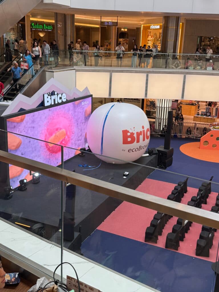 Eco Brown's Brice Balloon Launching Gimmick — photo 4