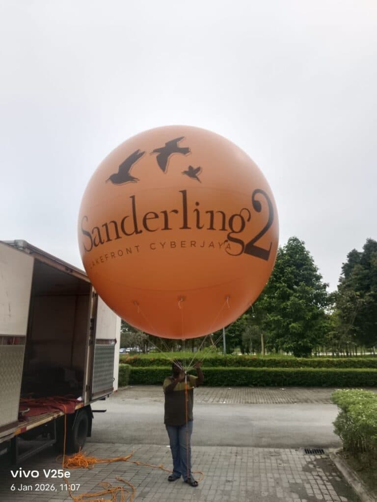Giant Advertising Balloon at Avaland's Sanderling 2 Lakefront Cyberjaya — photo 8