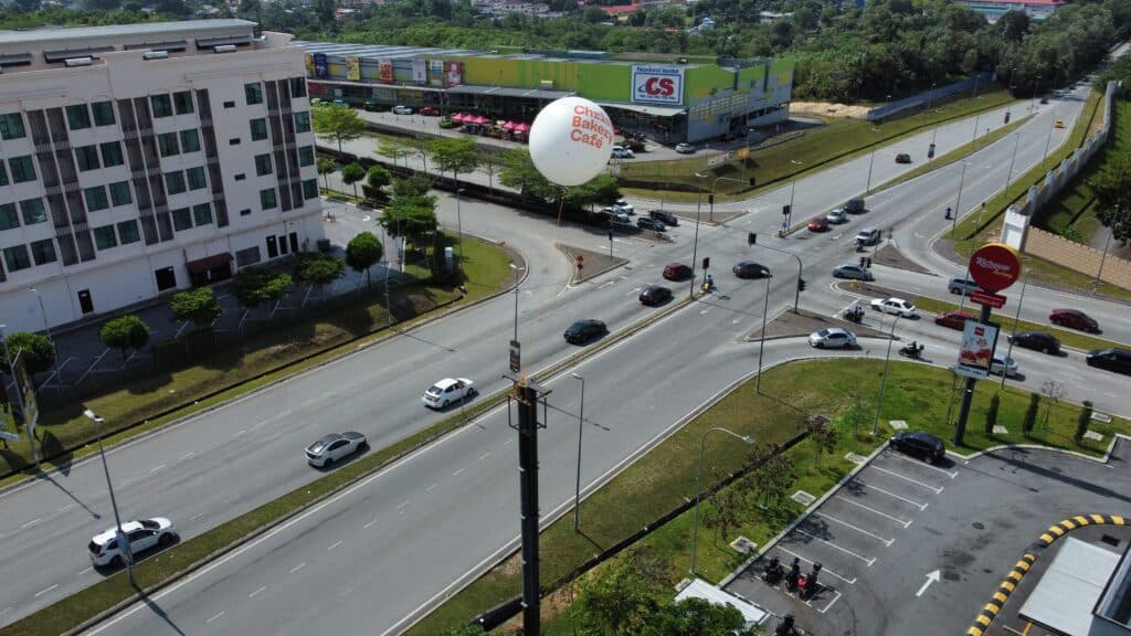 Giant Advertising Balloon at Christine's Bakery, Bangi Avenue — photo 2