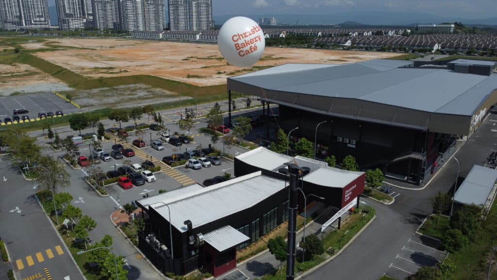 Giant Advertising Balloon at Christine's Bakery, Bangi Avenue — photo 5