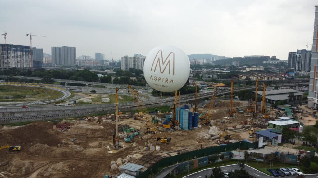 Giant Advertising Balloon at M Aspira, Taman Desa — photo 3