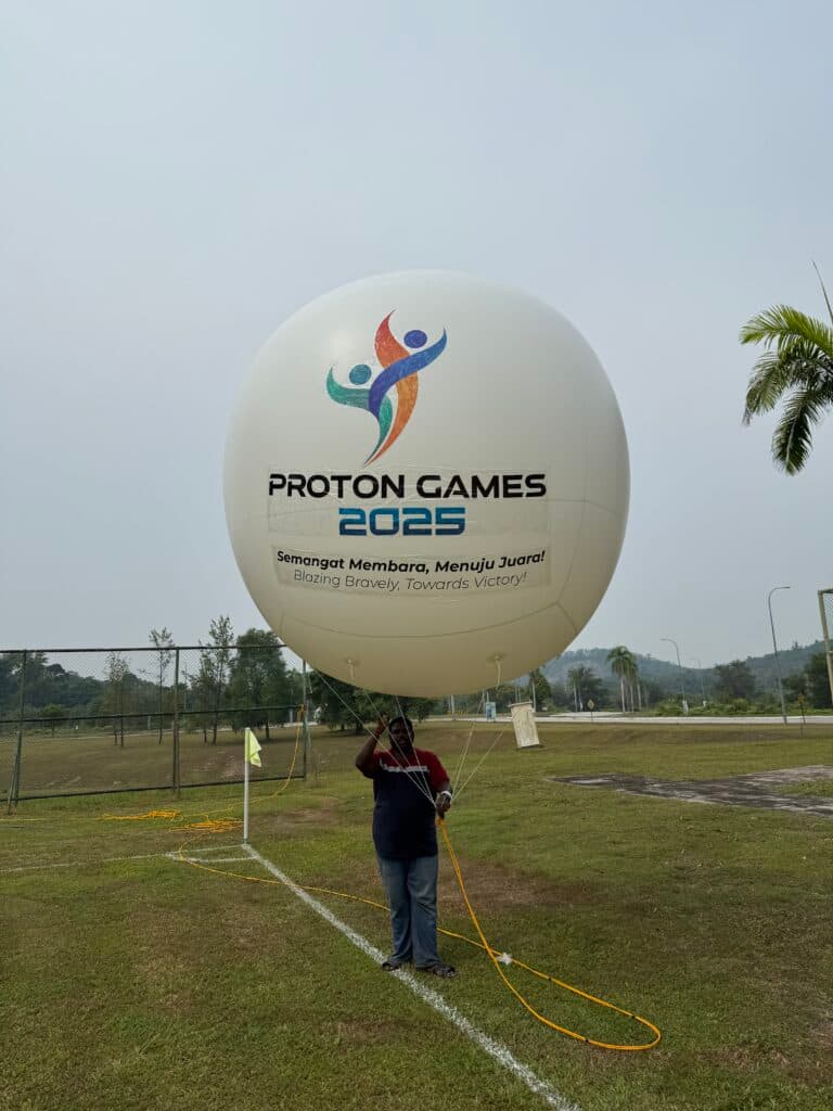 Giant Advertising Balloon at the Proton Car Factory, Tanjung Malim — photo 3