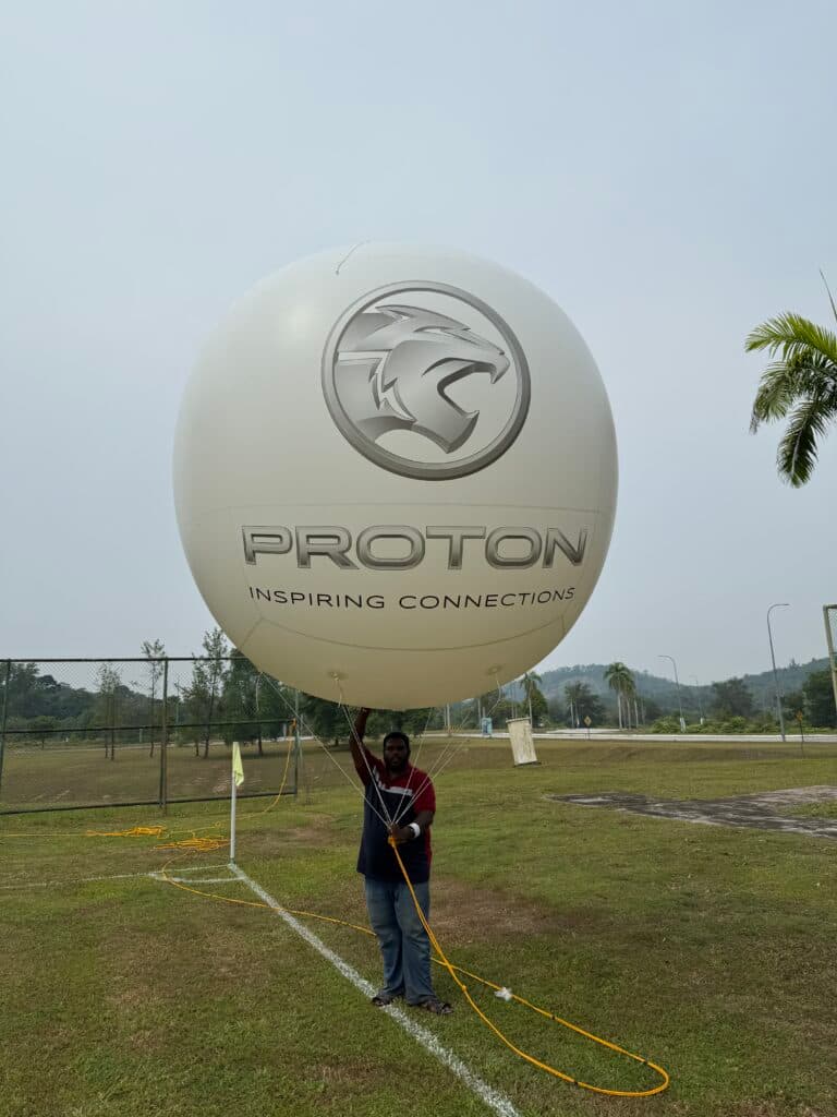 Giant Advertising Balloon at the Proton Car Factory, Tanjung Malim — photo 4