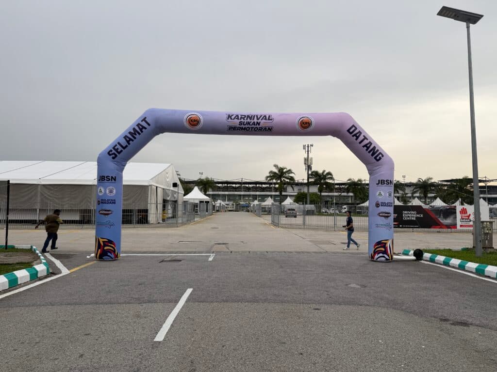 Inflatable Arch at Karnival Sukan Permotoran BOSS Sepang 2025 — photo 2