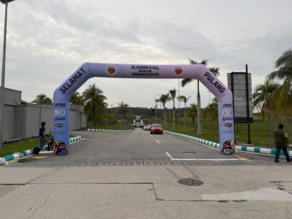 Inflatable Arch at Karnival Sukan Permotoran BOSS Sepang 2025 — photo 5