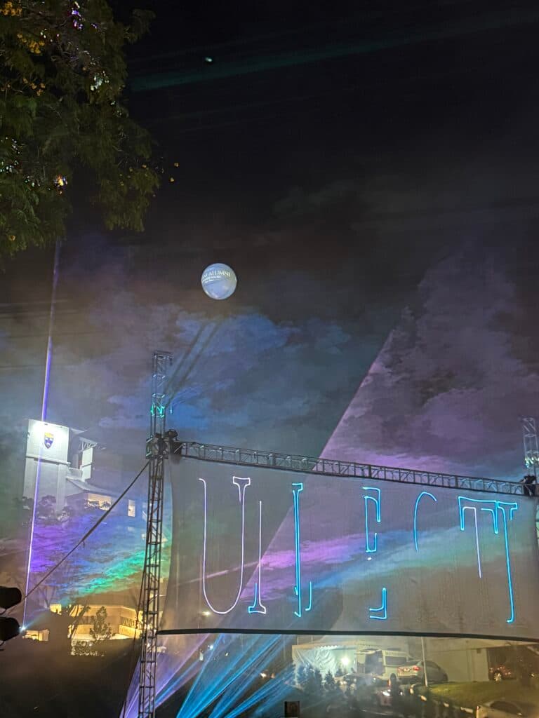 Lighted Giant Advertising Balloon at Universiti Malaya — photo 5