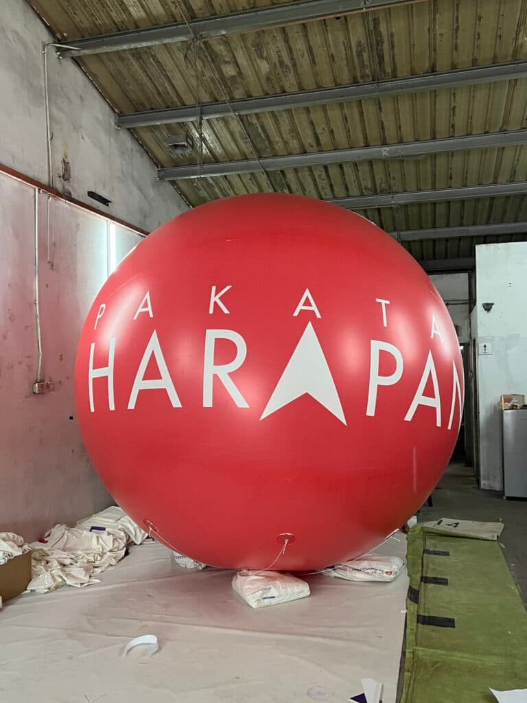 Malaysia General Election Giant Balloons — photo 1