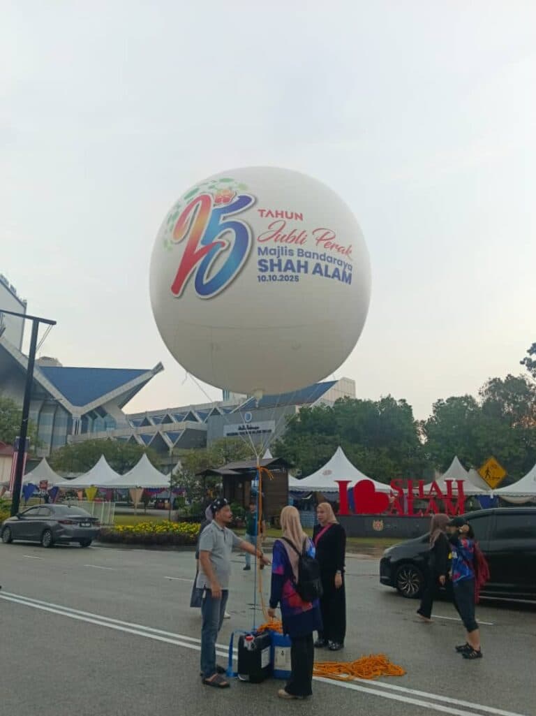 MBSA 25 Tahun Jubli Perak Giant Balloons — photo 1