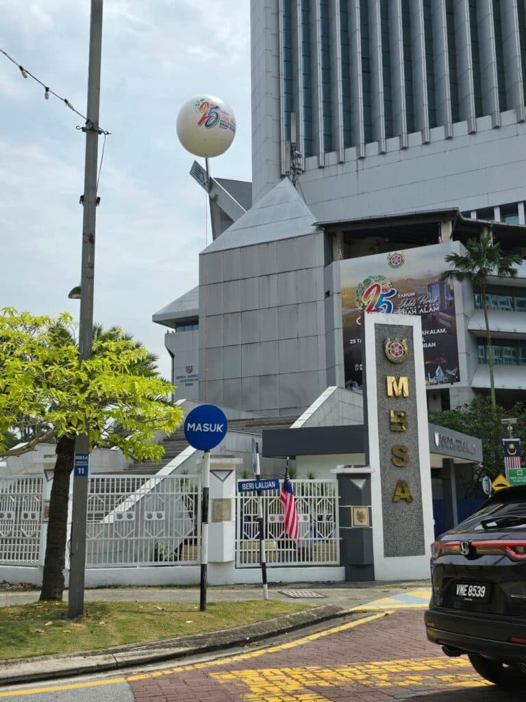 MBSA 25 Tahun Jubli Perak Giant Balloons — photo 8