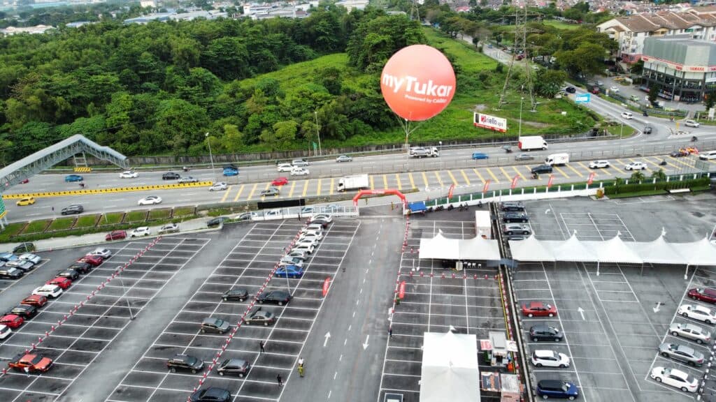 My Tukar Giant Advertising Balloon and Inflatable Arch — photo 1