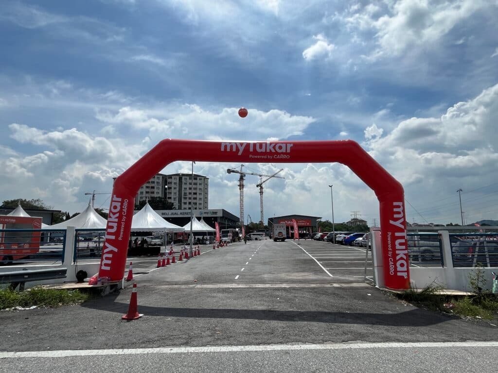 My Tukar Giant Advertising Balloon and Inflatable Arch — photo 4
