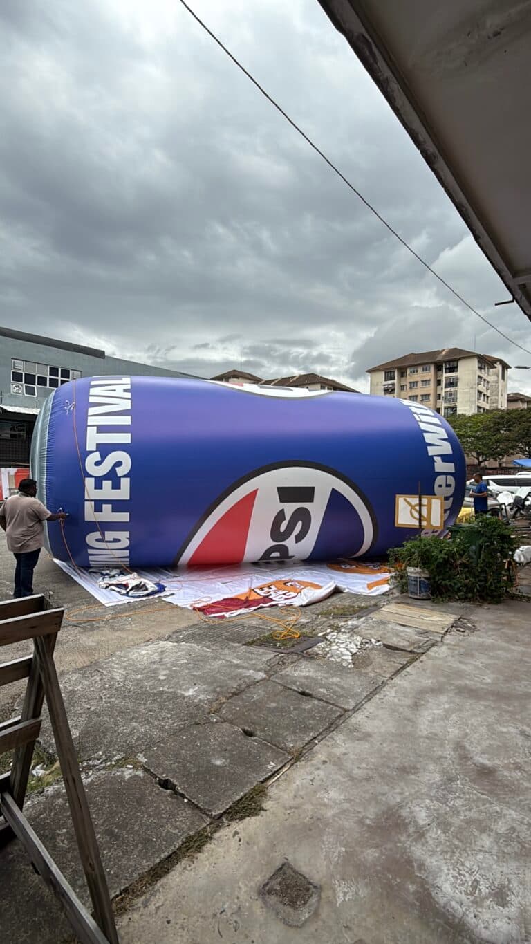 Pepsi Cola Inflatable Can at Kuching, Sarawak — photo 2