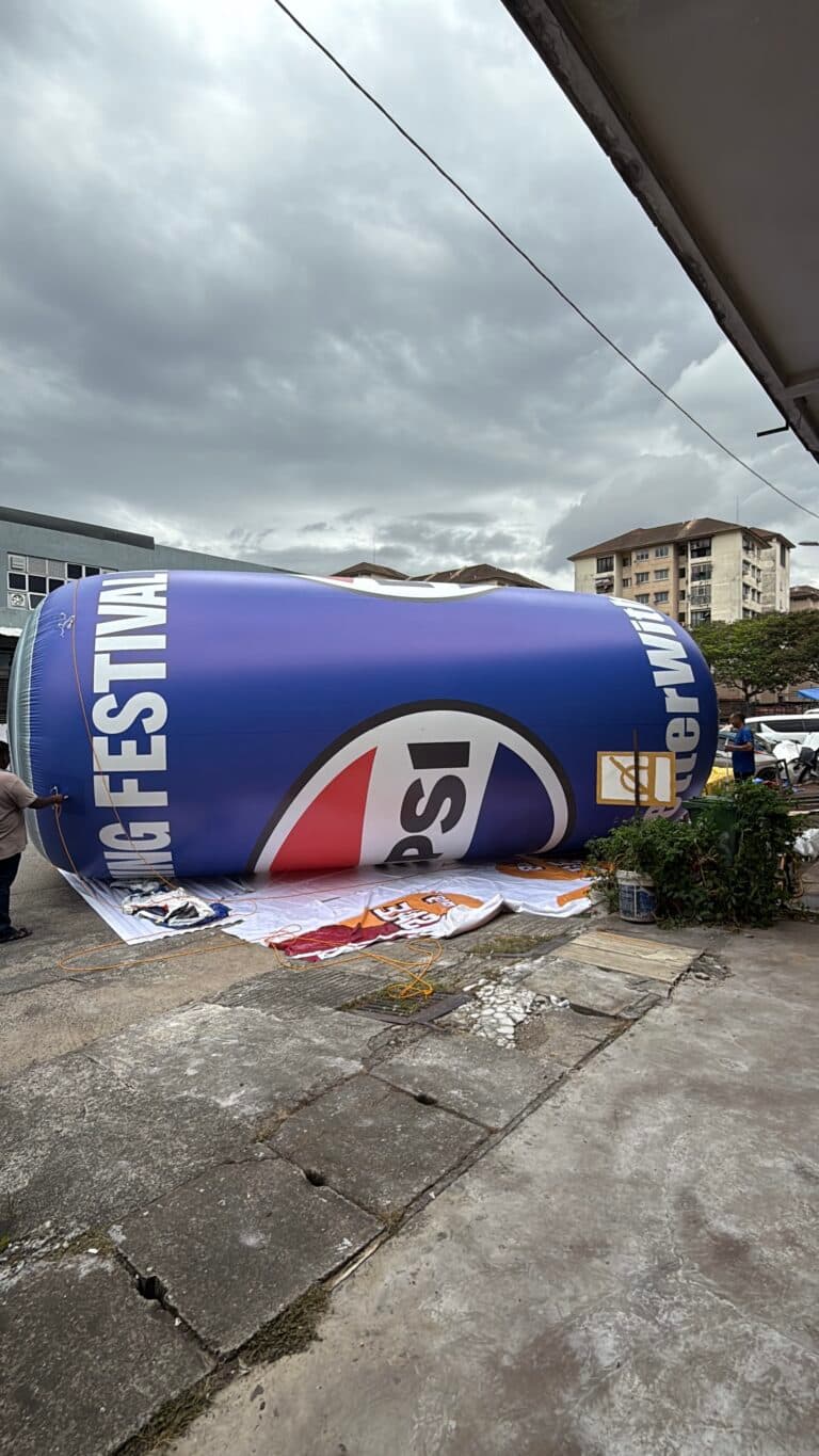 Pepsi Cola Inflatable Can at Kuching, Sarawak — photo 4
