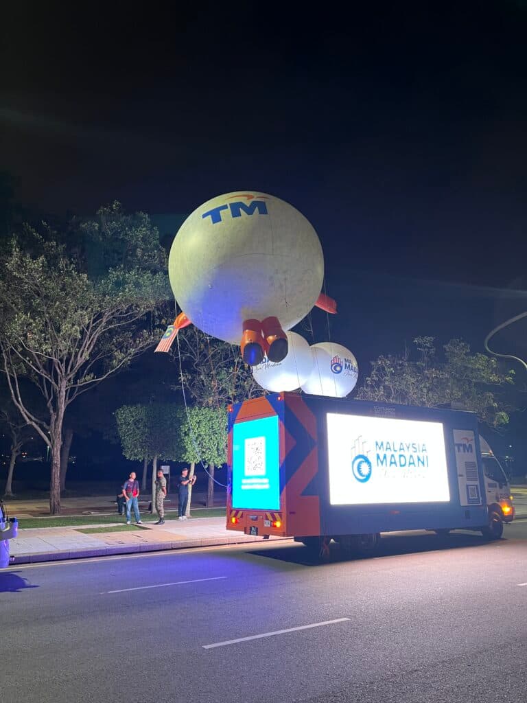 Telekom Malaysia Mascot Inflatable Merdeka Parade 2024 | Floating Parade Inflatable — photo 3
