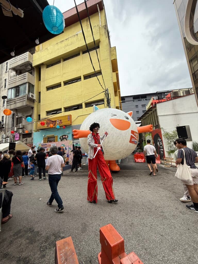Unifi Mascot Inflatable Replica at Chinatown KL — photo 6