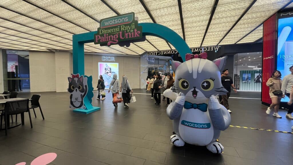 Watson Cat Inflatable Replica at Pavilion KL — photo 4