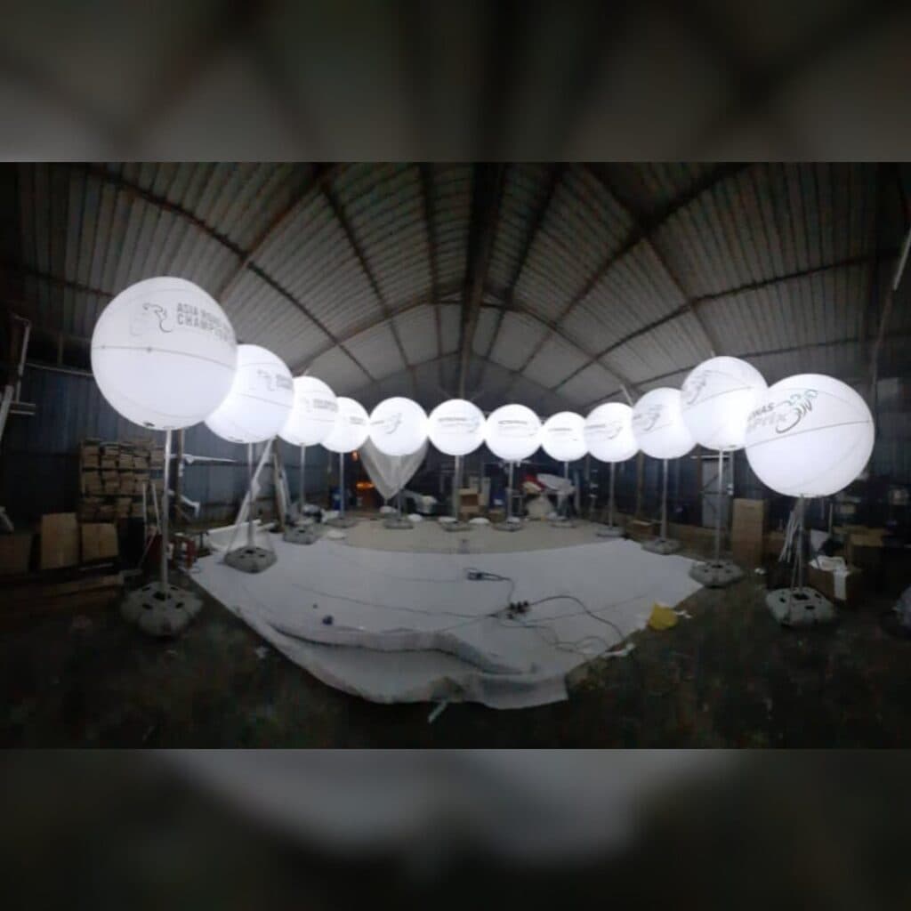 Lighted Balloon Stand — photo 2