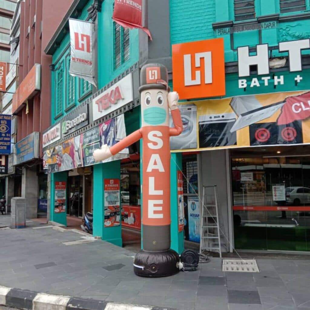 Patung Angin (Sky Dancer) di Malaysia — photo 15