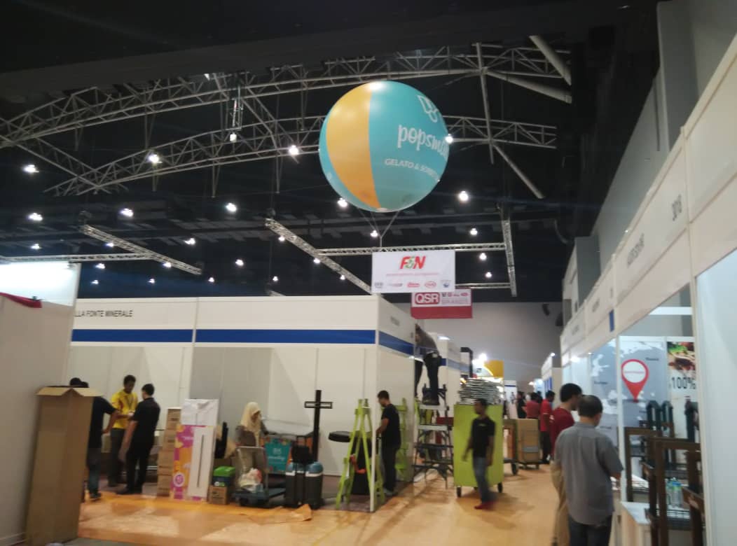 Belon Gergasi Booth Dalaman