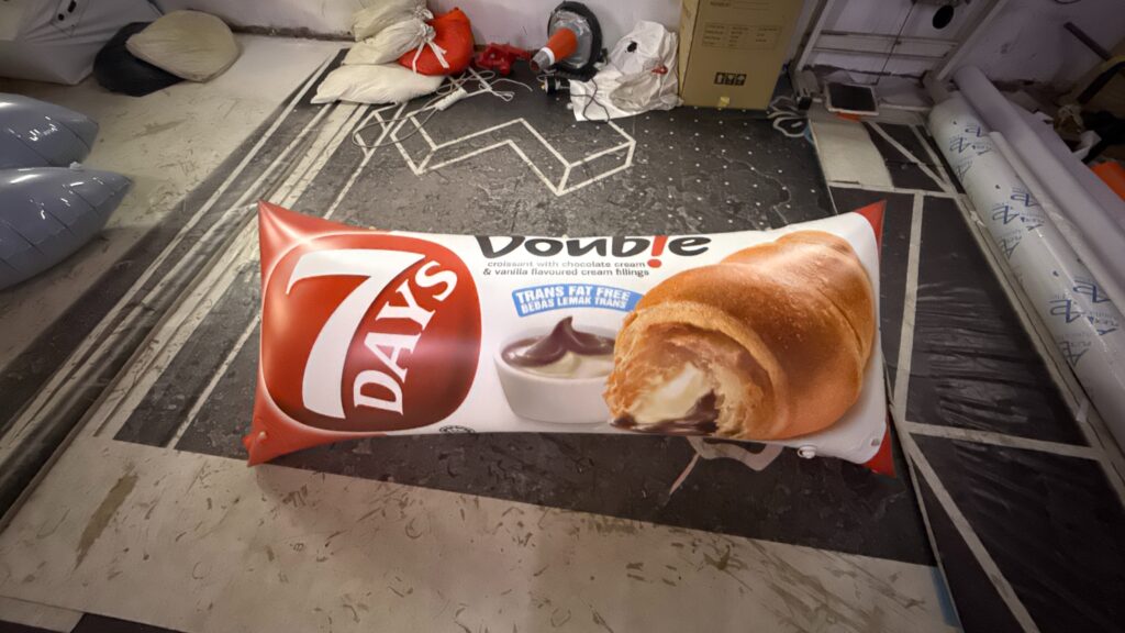 7DAYS Croissant Inflatable Replica | Food Packaging Inflatable — photo 4