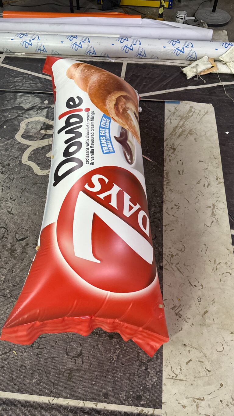 7DAYS Croissant Inflatable Replica | Food Packaging Inflatable — photo 5