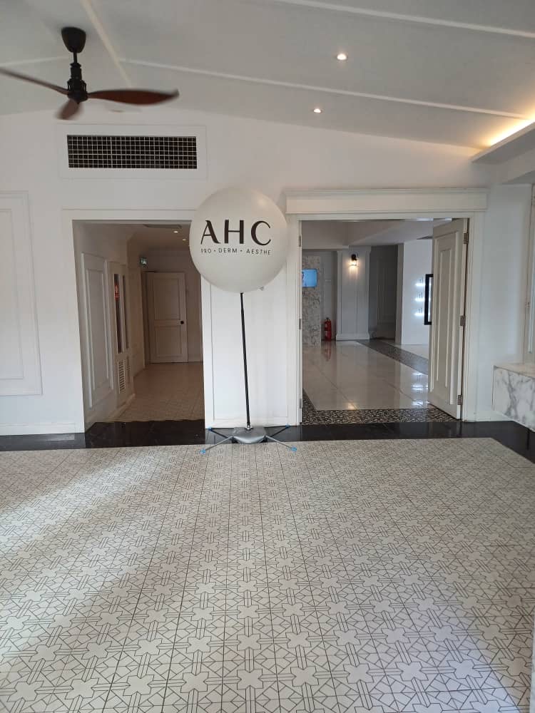 AHC Skincare Lighted Balloon Stand — photo 2