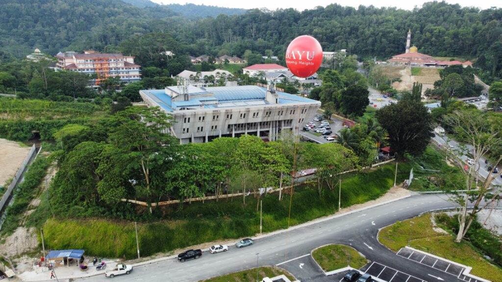 Bayu Selayang Heights Giant Advertising Balloons — photo 5