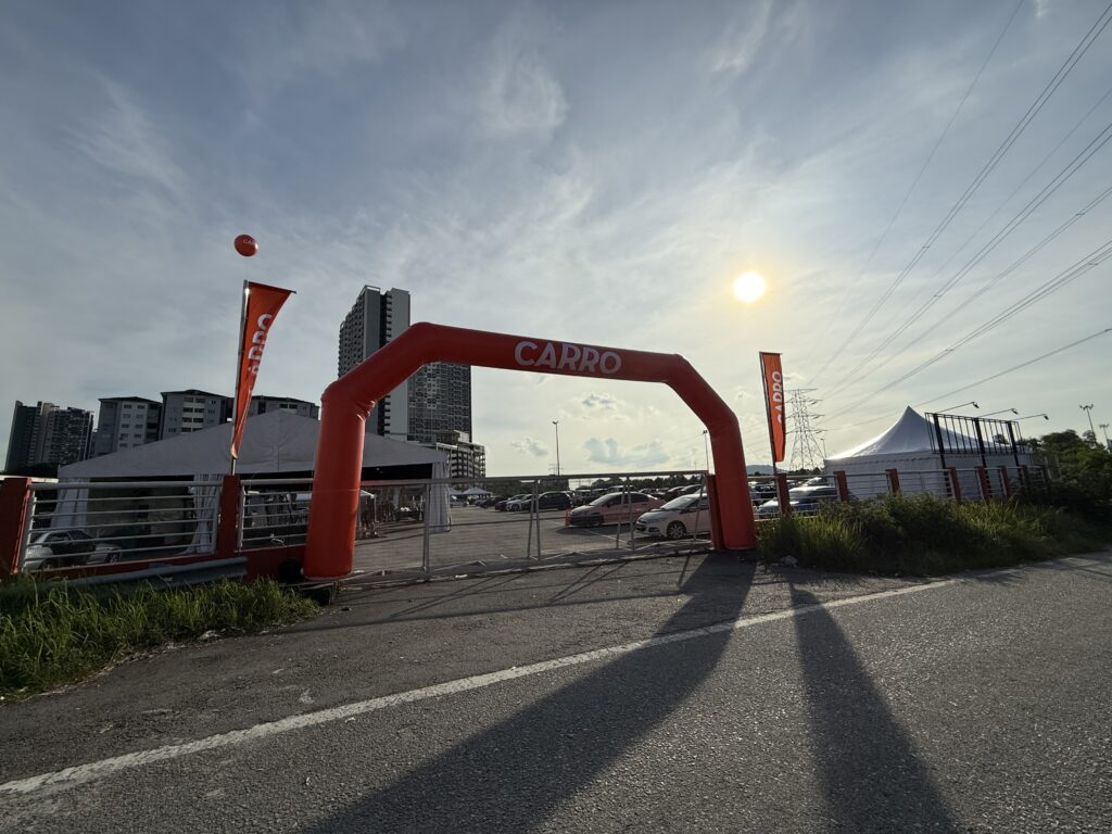 Carro Custom Printed Inflatable Arch and Giant Balloon — photo 3