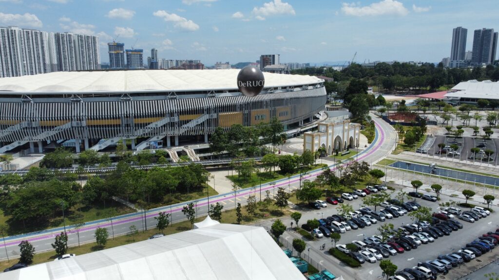 Giant Advertising Balloon for DeRUCCI at the Big Home Expo, Stadium Bukit Jalil — photo 1