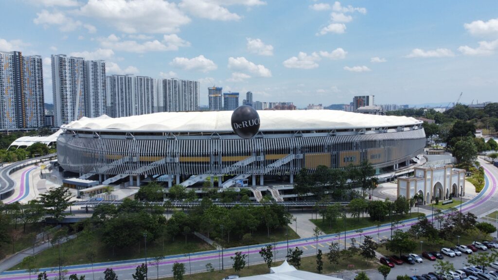 Giant Advertising Balloon for DeRUCCI at the Big Home Expo, Stadium Bukit Jalil — photo 3