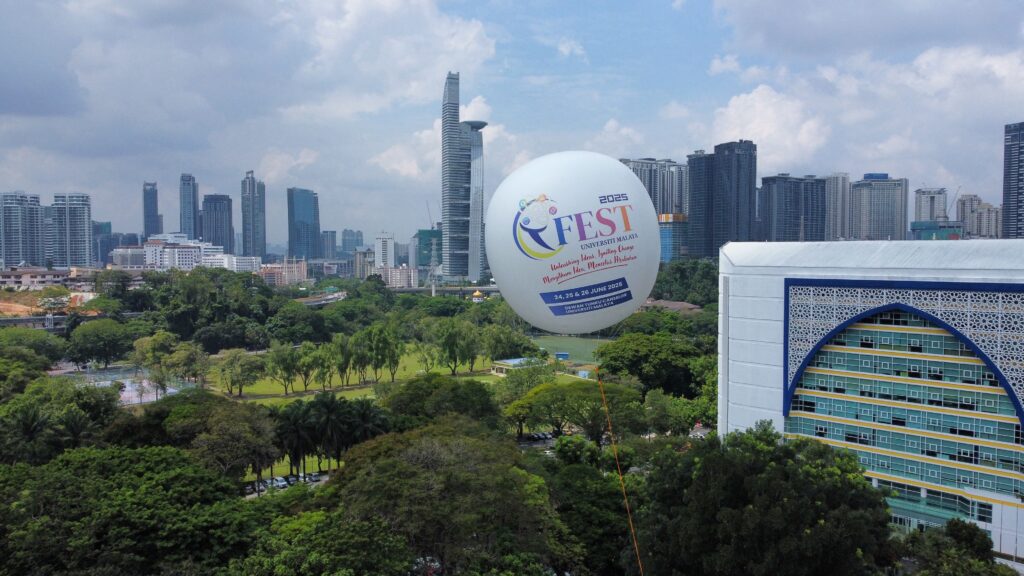 Belon Gergasi & Gerbang Inflatable di Universiti Malaya — photo 7