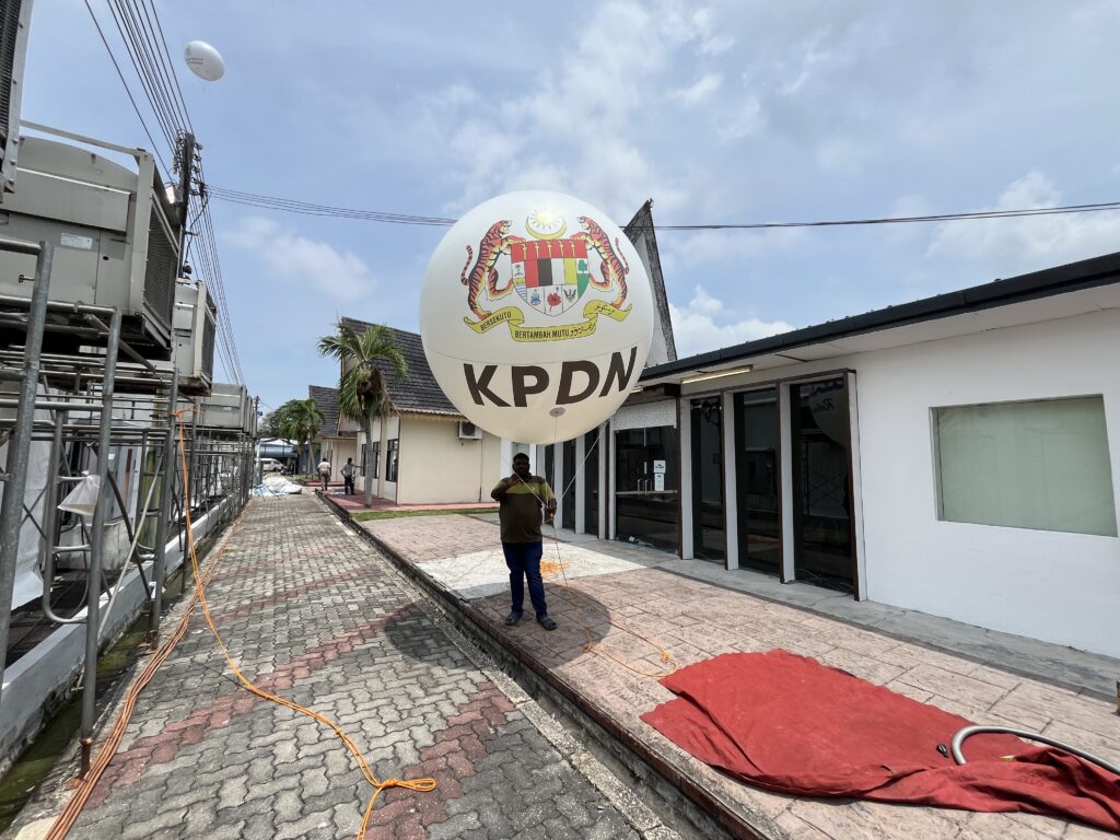 Giant Balloon Program MADANI Rakyat — photo 2