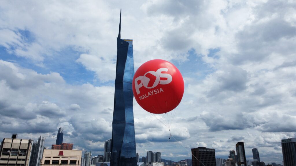 Belon Gergasi untuk Pos Malaysia Run 2025 di Stadium Merdeka — photo 4