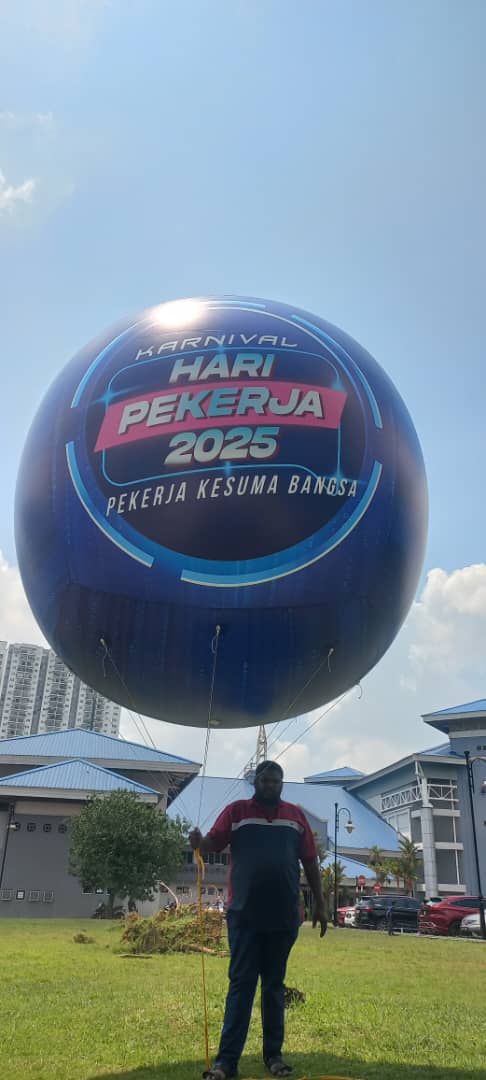 Belon Pengiklanan Gergasi Karnival Hari Pekerja 2025 — photo 2