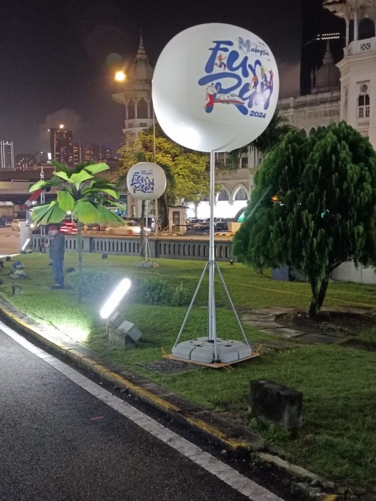 KTMB Keretapi Tanah Melayu Lighted Balloon Stands — photo 4