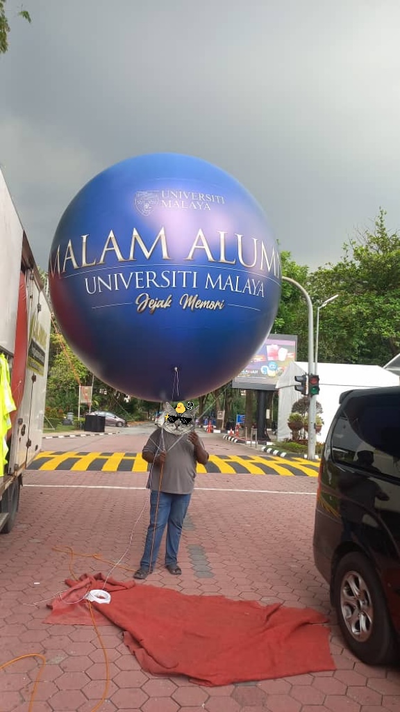 Lighted Giant Advertising Balloon at Universiti Malaya — photo 2