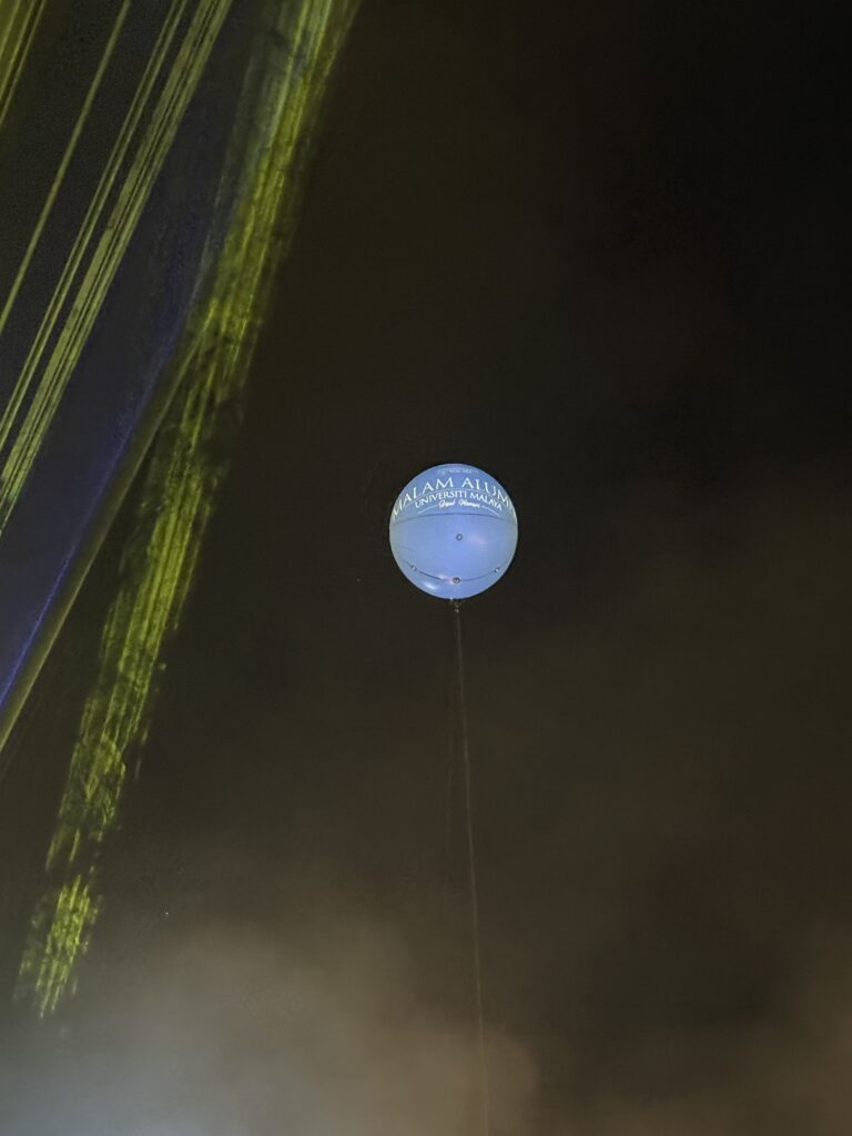 Lighted Giant Advertising Balloon at Universiti Malaya — photo 4