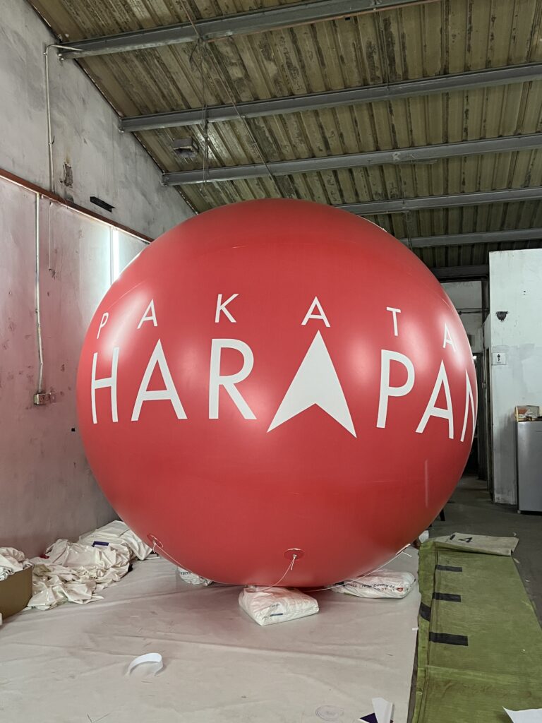 Malaysia General Election Giant Balloons — photo 1