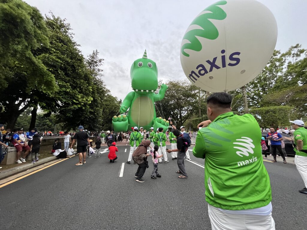 Maxis Dinosaur Inflatable Replica Merdeka 2023 — photo 7