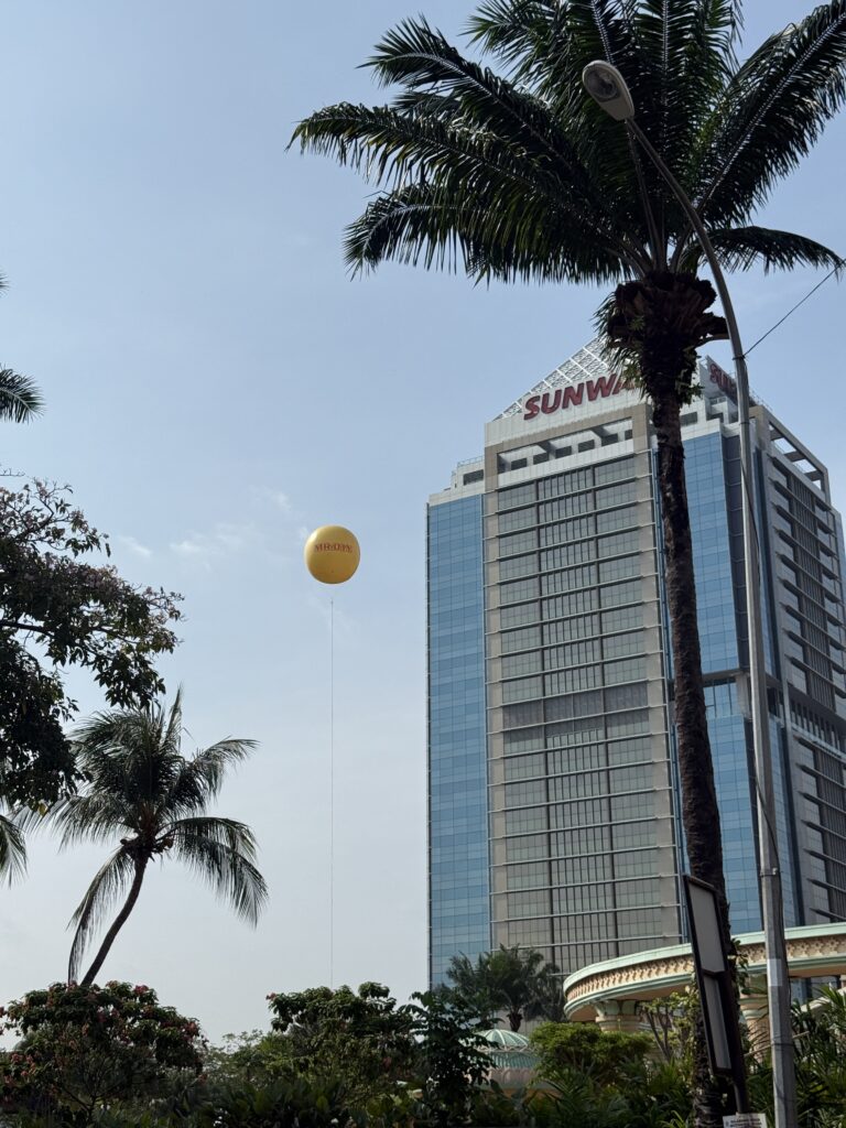 Belon Pengiklanan Gergasi Mr. DIY di Sunway Pyramid — photo 2