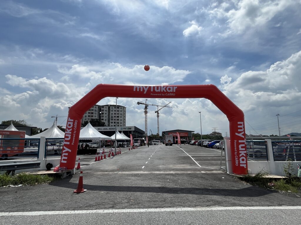 My Tukar Giant Advertising Balloon and Inflatable Arch — photo 4