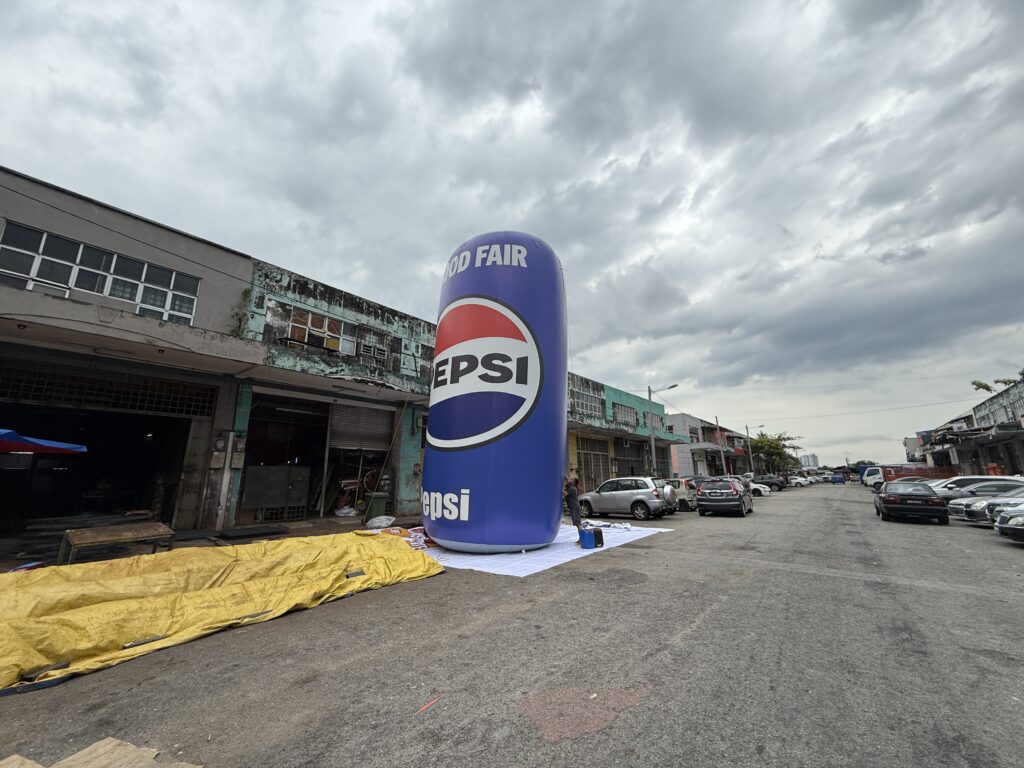 Tin Belon Pepsi Cola di Kuching, Sarawak — photo 6