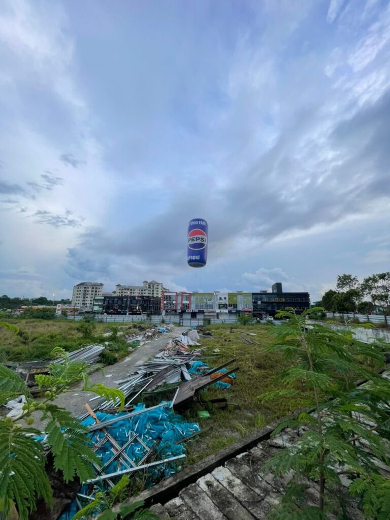 Tin Belon Pepsi Cola di Kuching, Sarawak — photo 10