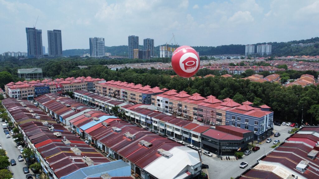 ProppyApp Advertising Balloons at Bandar Puteri, Puchong — photo 6