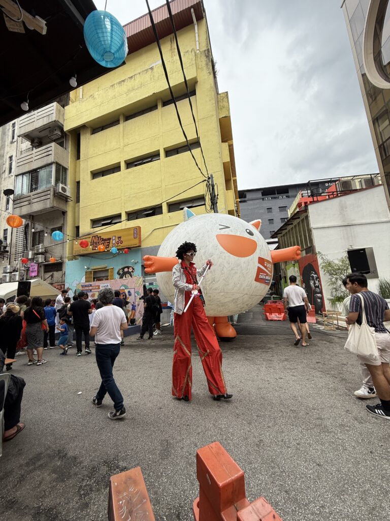 Unifi Mascot Inflatable Replica at Chinatown KL — photo 6