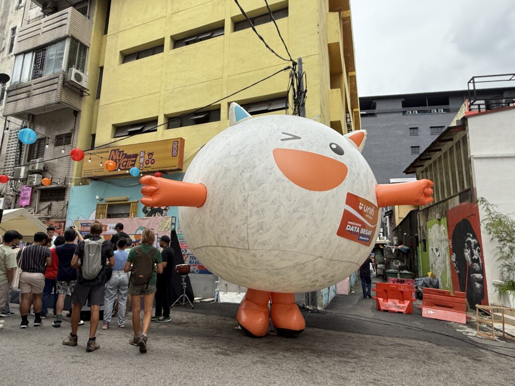 Unifi Mascot Inflatable Replica at Chinatown KL — photo 8