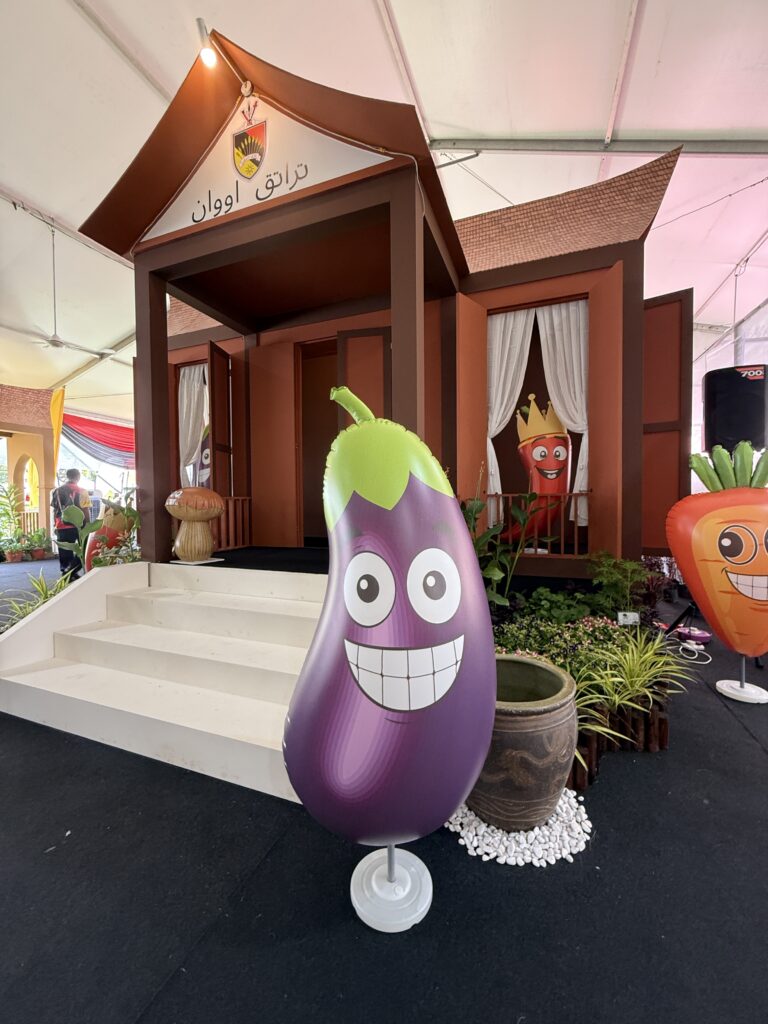 Replika Inflatable Sayur-sayuran di NS Fest 2025 di Nilai, Negeri Sembilan — photo 3