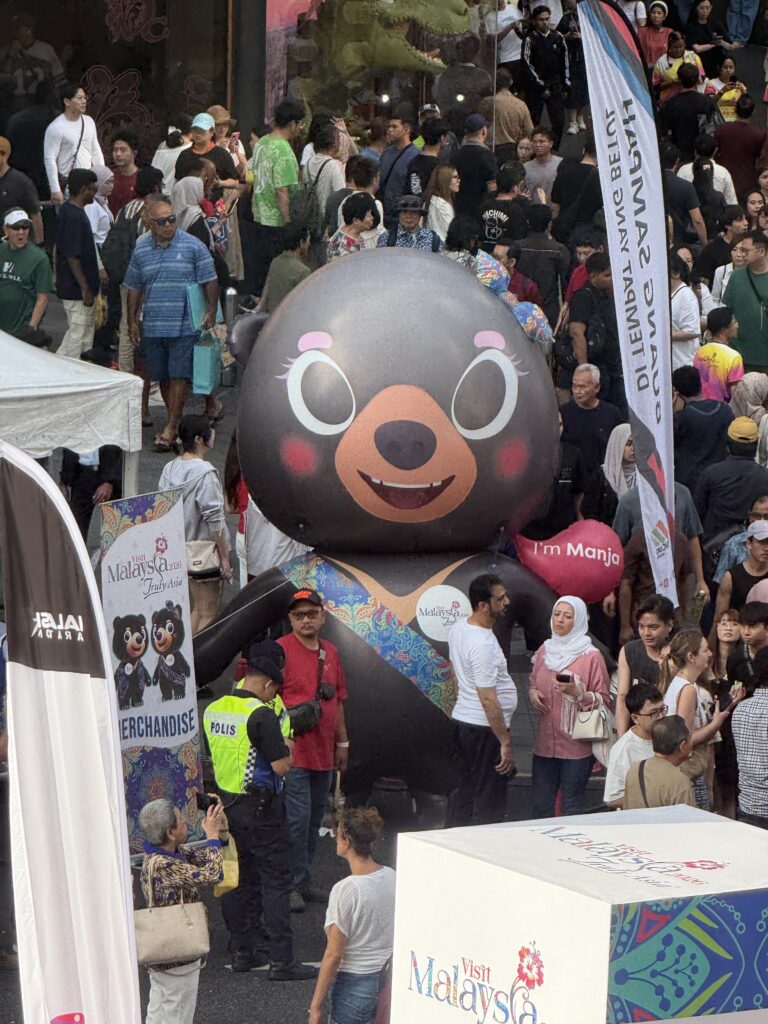 Visit Malaysia Sun Bears Inflatable Mascots Installed at Pavilion KL for Music Night Run VM2026 — photo 7